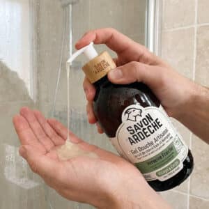 Texture du gel douche verveine fraîche au lait de chèvre bio Savon d’Ardèche