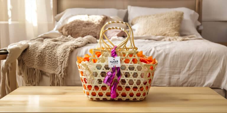 Panier cadeau bien-être naturel au lait de chèvre dans une chambre à coucher