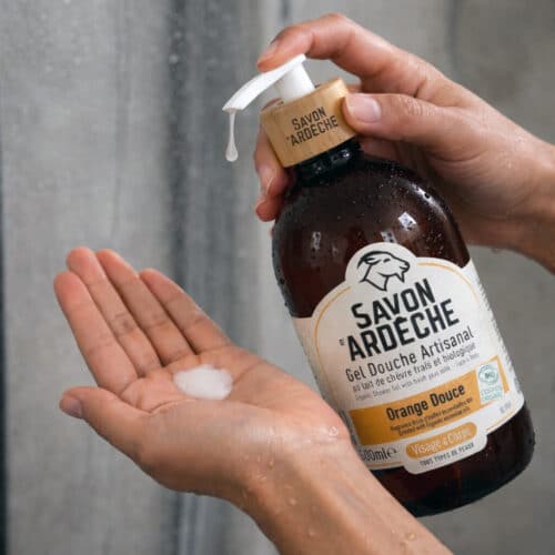 Texture du gel douche au lait de chèvre bio Orange Douce Savon d’Ardèche